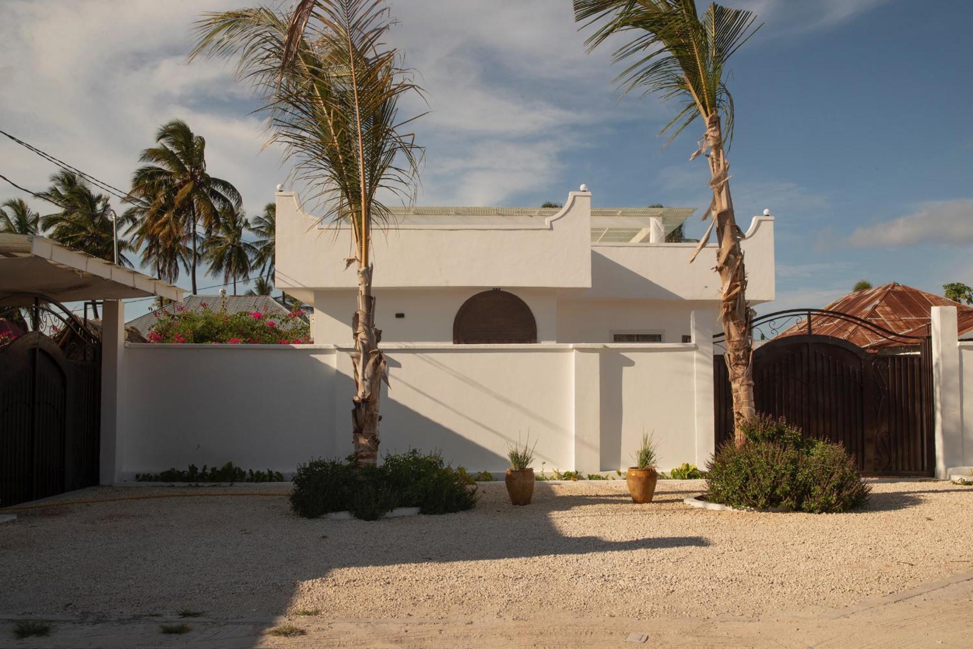 Paje White House Hotel Exterior photo