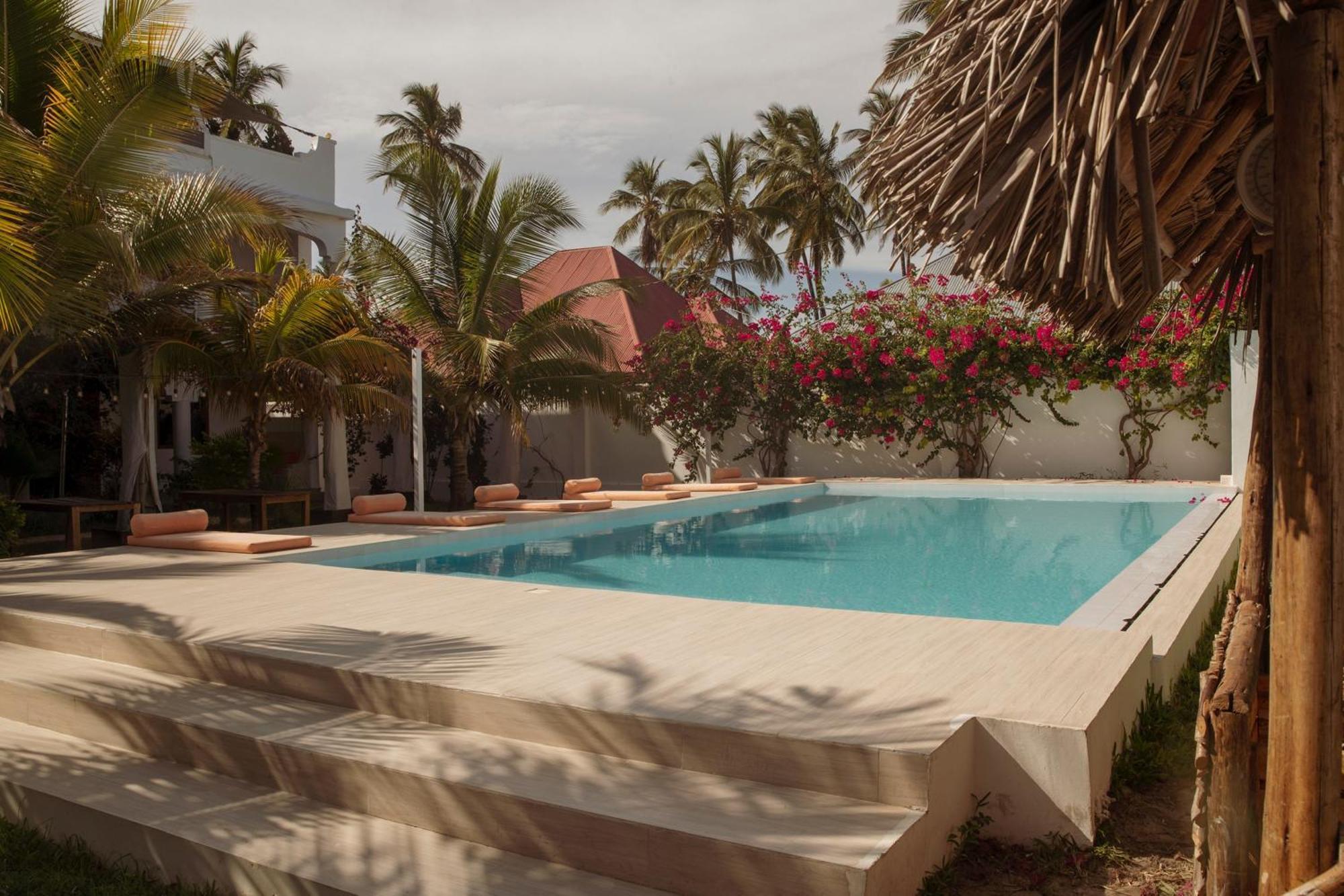 Paje White House Hotel Exterior photo